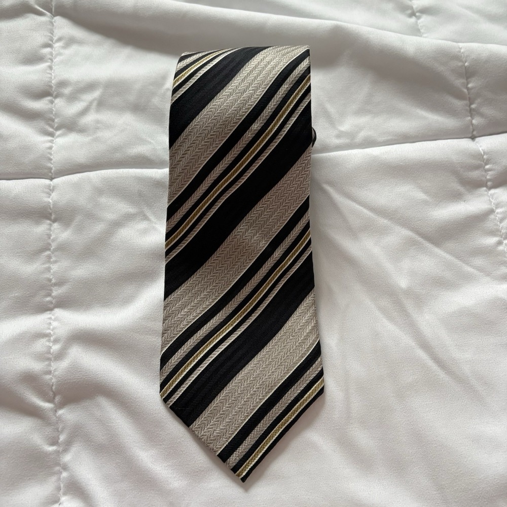 CARLOS DEVENEZIA‎ Mens 100% Silk Necktie Designer Striped Beige Black Luxury
